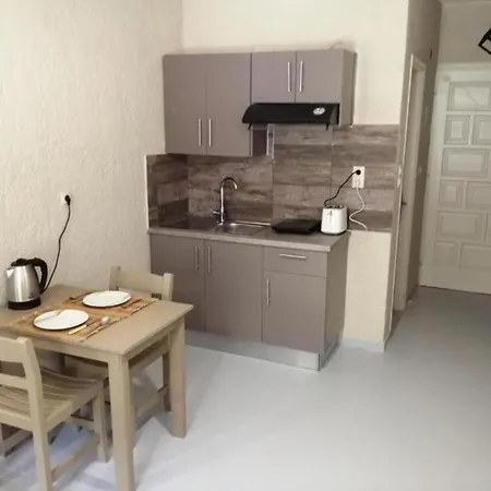 Afrodite 10 Spacious Apartment * Ajía Effimía