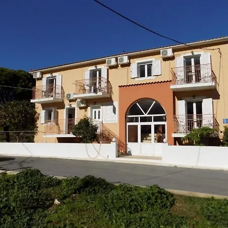 Afrodite 10 Spacious Apartment * Ajía Effimía